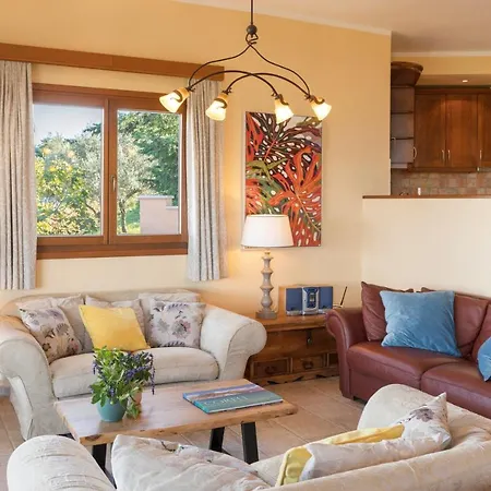 Dendrilia & By Rodostamo Collection * Kassiopi