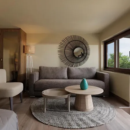 Dendrilia & By Rodostamo Collection * Kassiopi